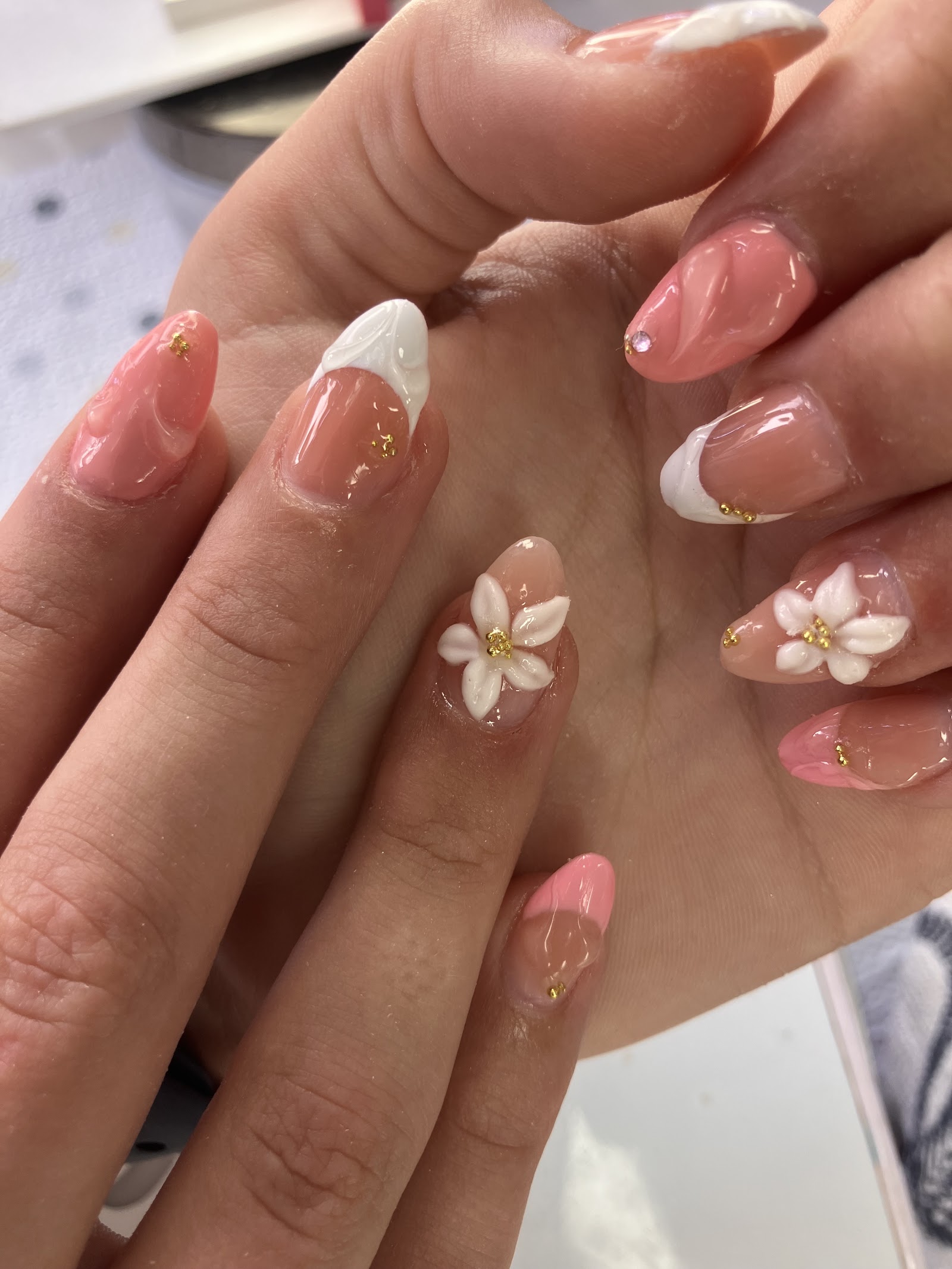 NAIL BAR ON BAY nail photo 3